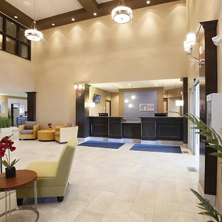 Holiday Inn Express Fort St John By Ihg Fort St. John Екстериор снимка