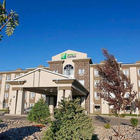 Holiday Inn Express Fort St John By Ihg Fort St. John Екстериор снимка