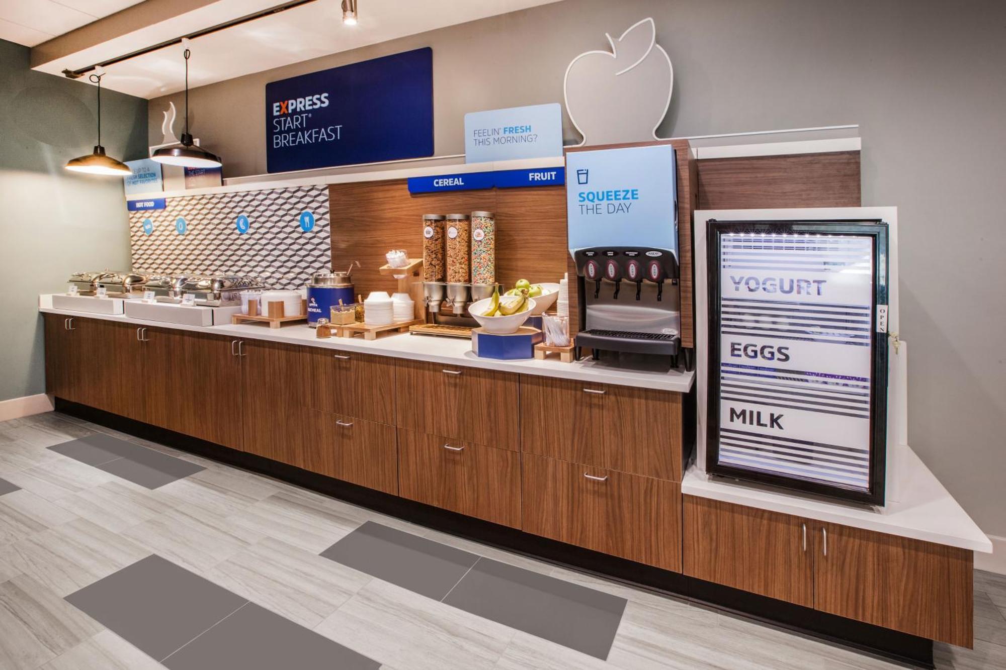 Holiday Inn Express Fort St John By Ihg Fort St. John Екстериор снимка