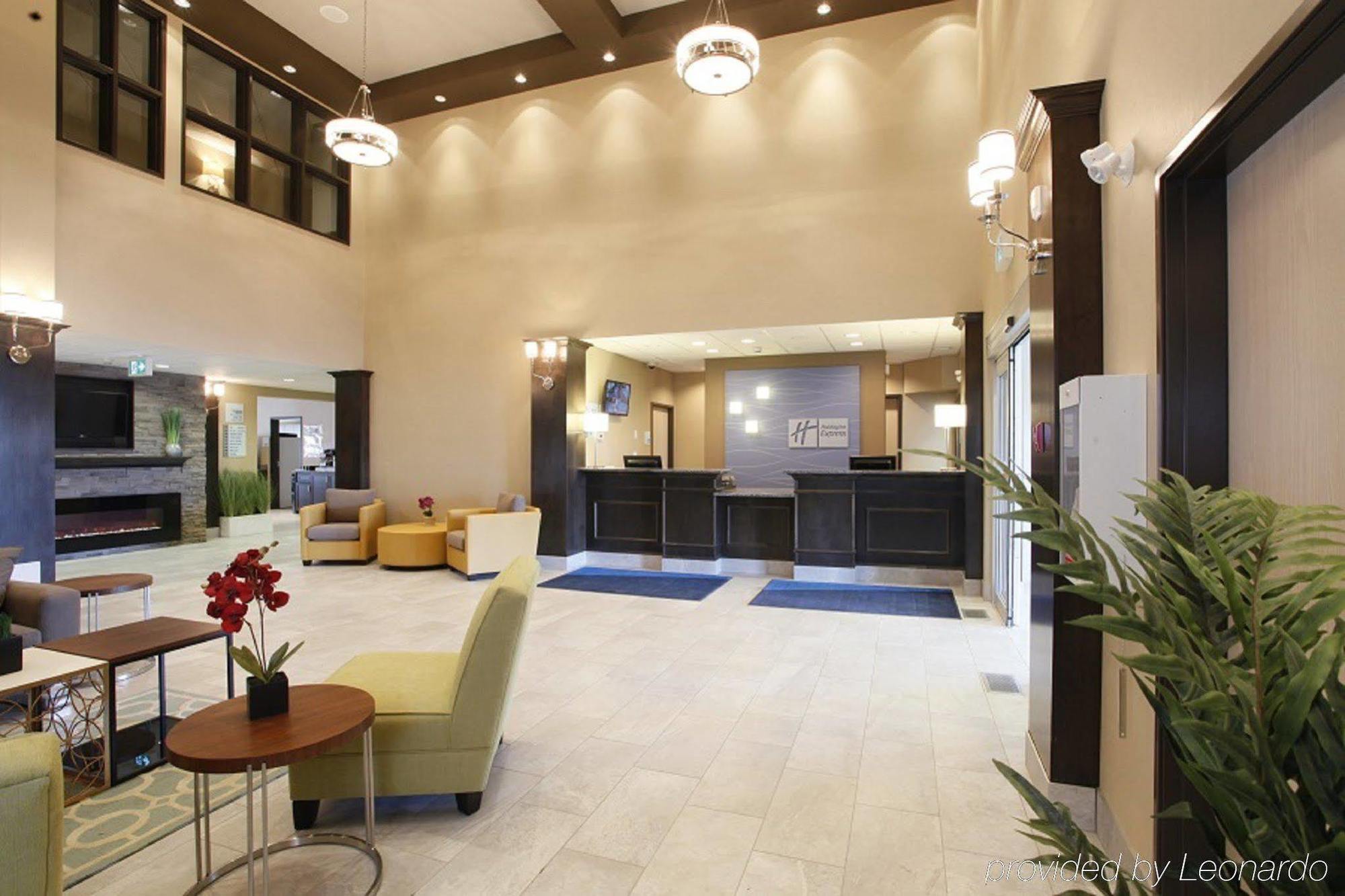 Holiday Inn Express Fort St John By Ihg Fort St. John Екстериор снимка