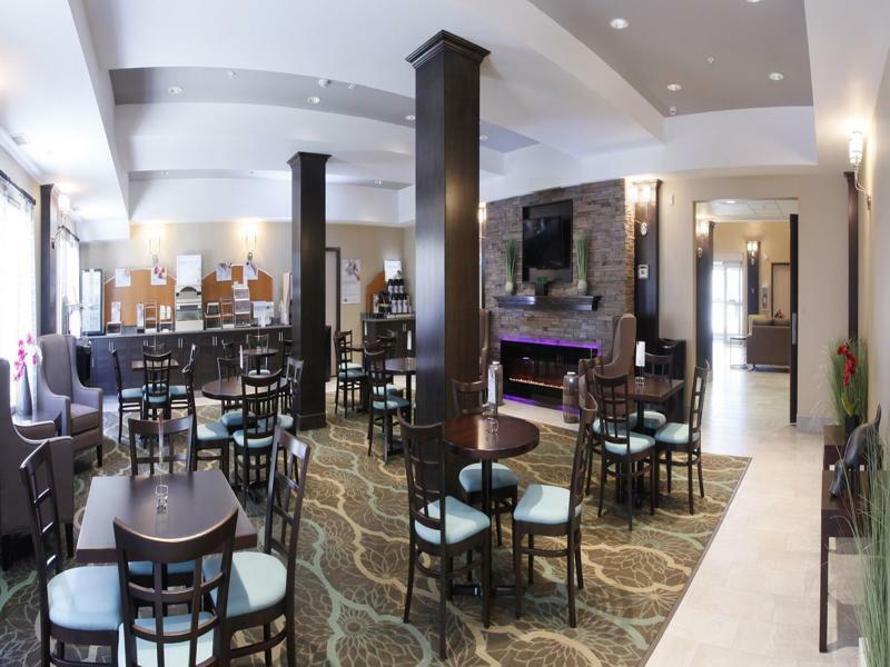 Holiday Inn Express Fort St John By Ihg Fort St. John Екстериор снимка