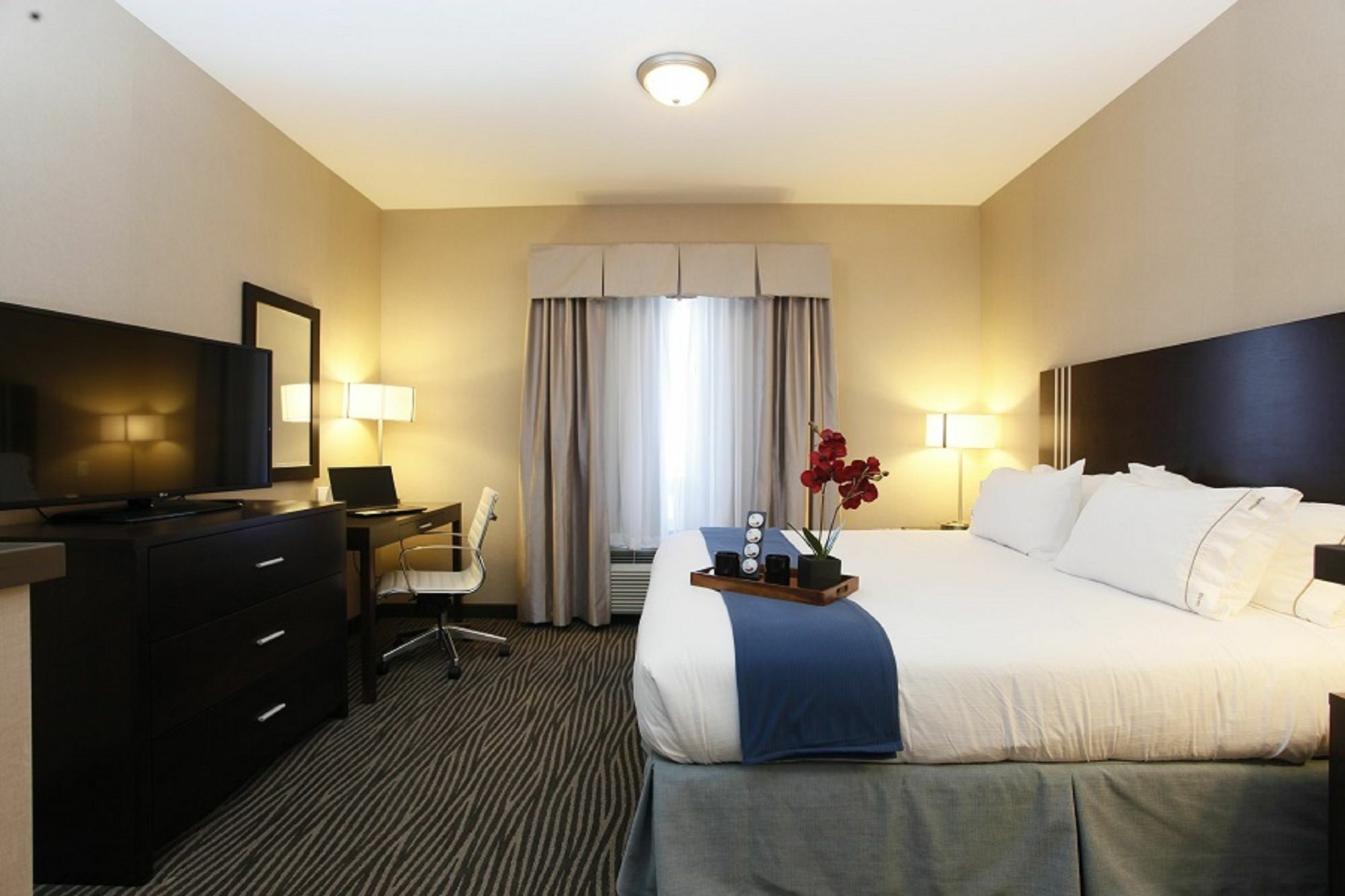 Holiday Inn Express Fort St John By Ihg Fort St. John Екстериор снимка